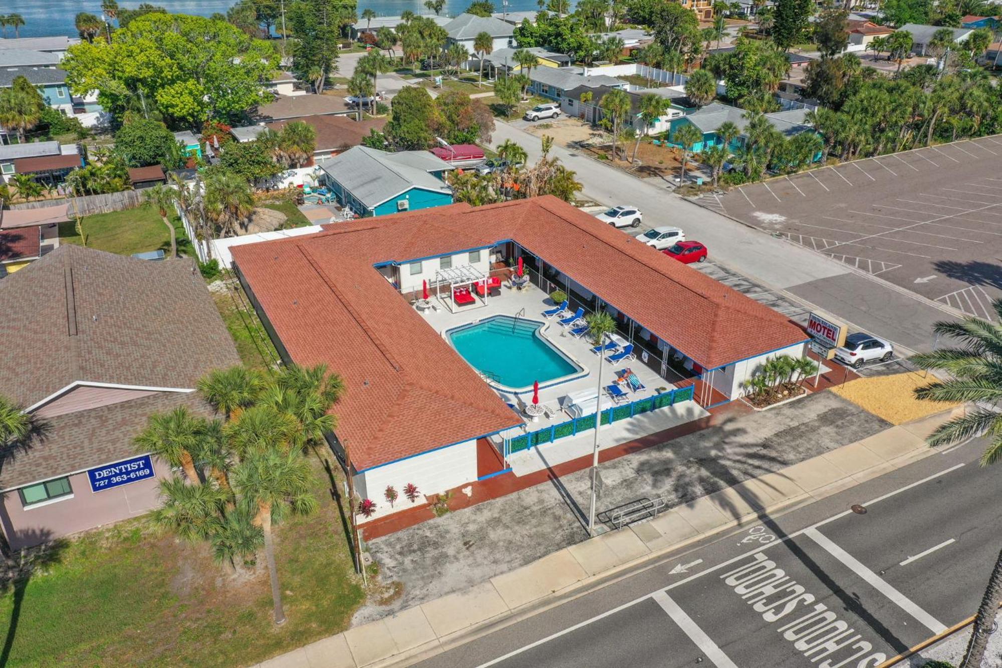 Sun Island Motel Сант Пит Бич Экстерьер фото