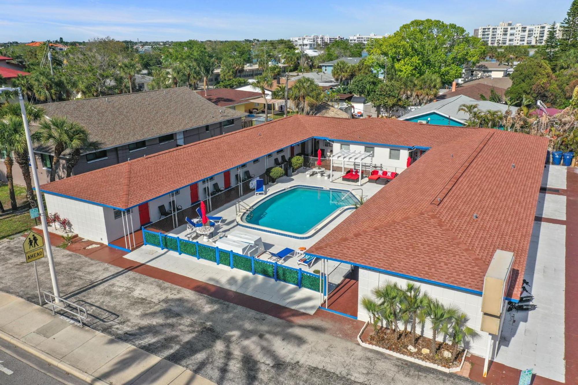Sun Island Motel Сант Пит Бич Экстерьер фото